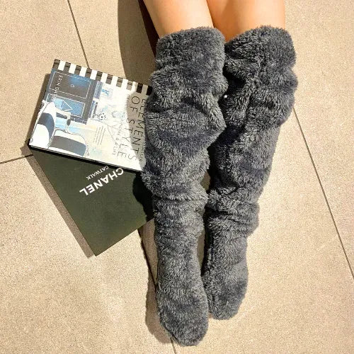 Fluffy Feet – Lange hygge­sokker i blød fleece